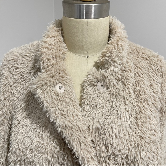 Kenneth Cole Faux Fur Coat - Picture 4 of 5